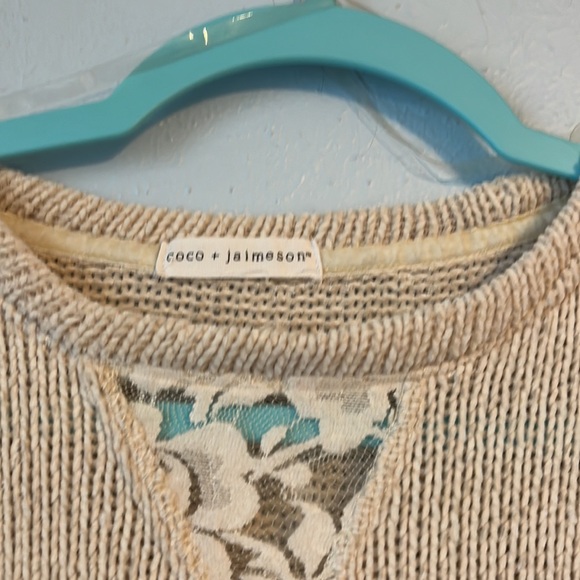 Coco + Jaimeson Cream Sweater in Small - Picture 4 of 6